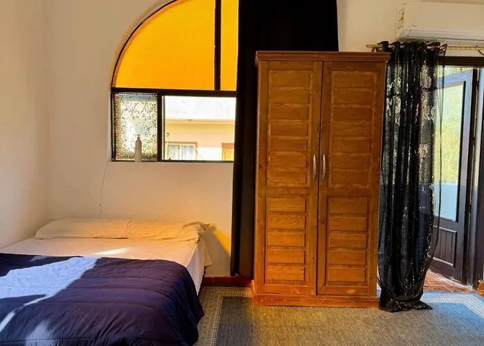 Azaro House Apartment